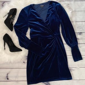 🌹NWOT Express Wrap Front Velvet Dress🌹